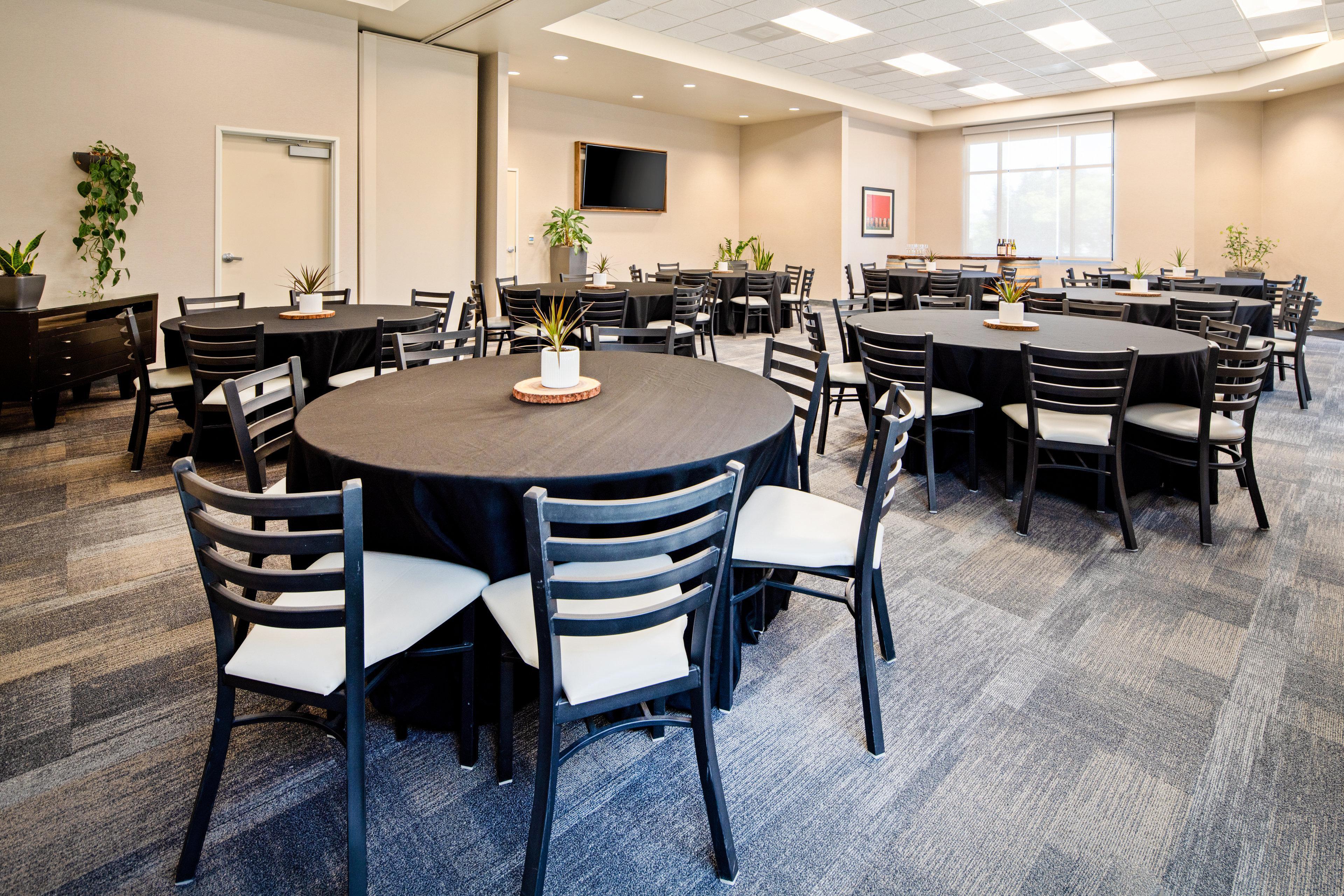 Holiday Inn Express Hotel & Suites Atascadero By Ihg Exterior photo