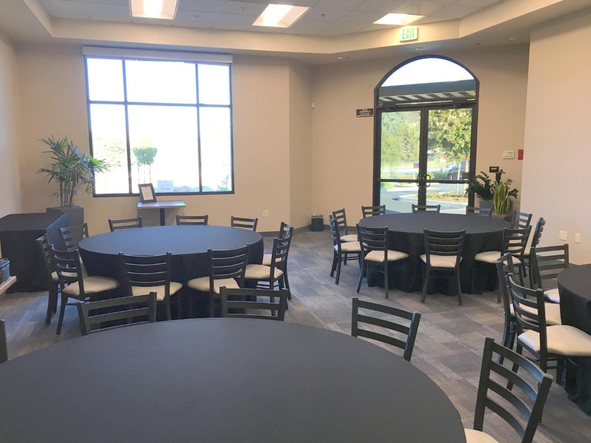 Holiday Inn Express Hotel & Suites Atascadero By Ihg Exterior photo
