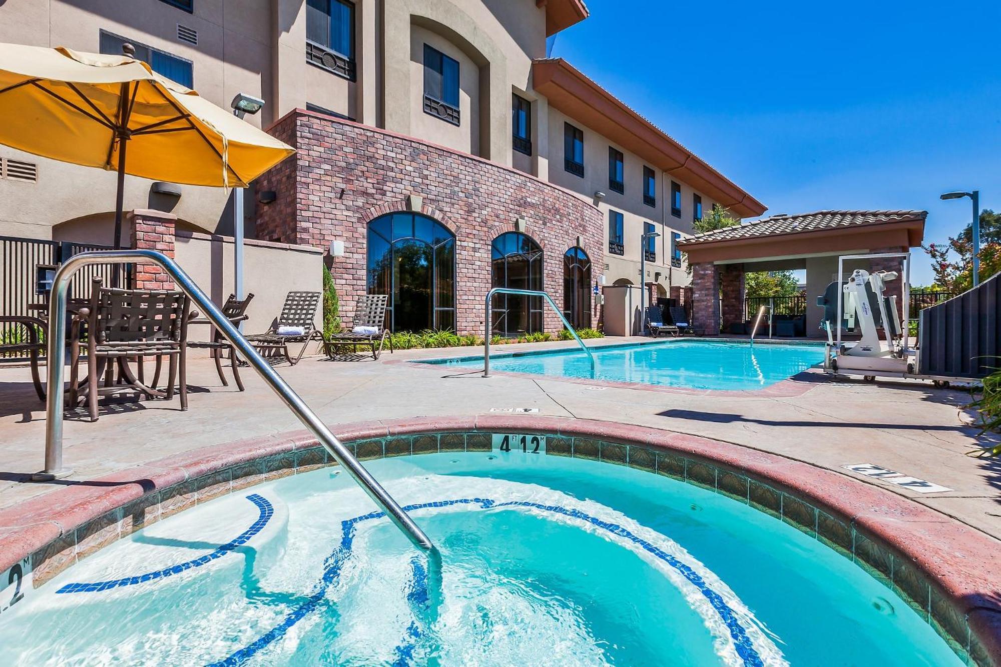 Holiday Inn Express Hotel & Suites Atascadero By Ihg Exterior photo
